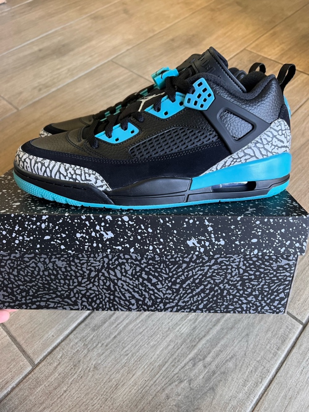 Jordan Spizike Low - Picture 6 of 10